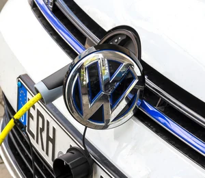 Volkswagen investit 900 millions d'euros pour la production de batteries, avec Northvolt AB